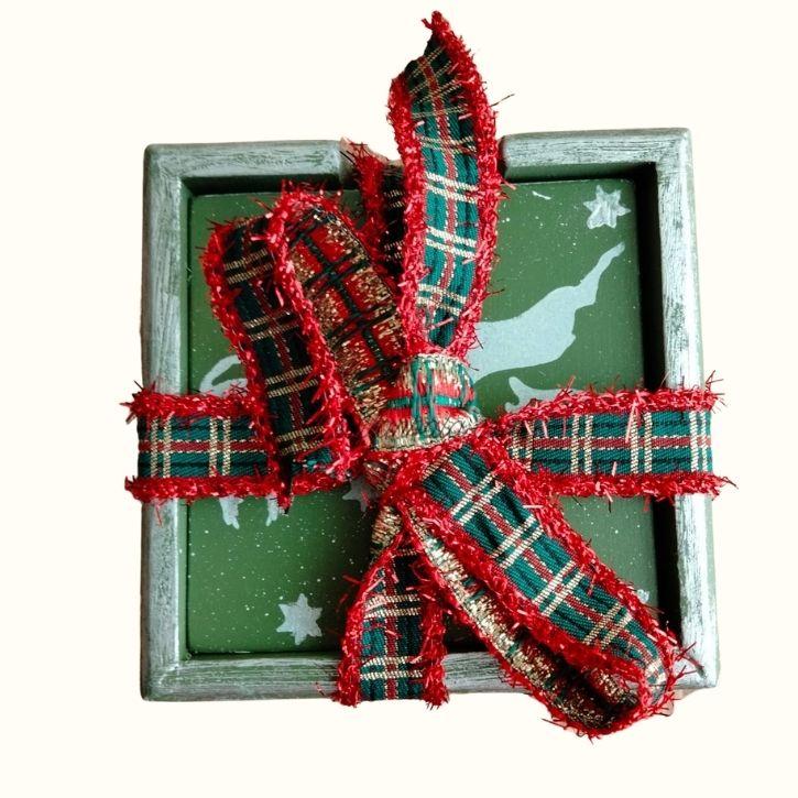 Wood-painted coaster Green, 6 pieces Wood-painted coaster Green, 6 pieces